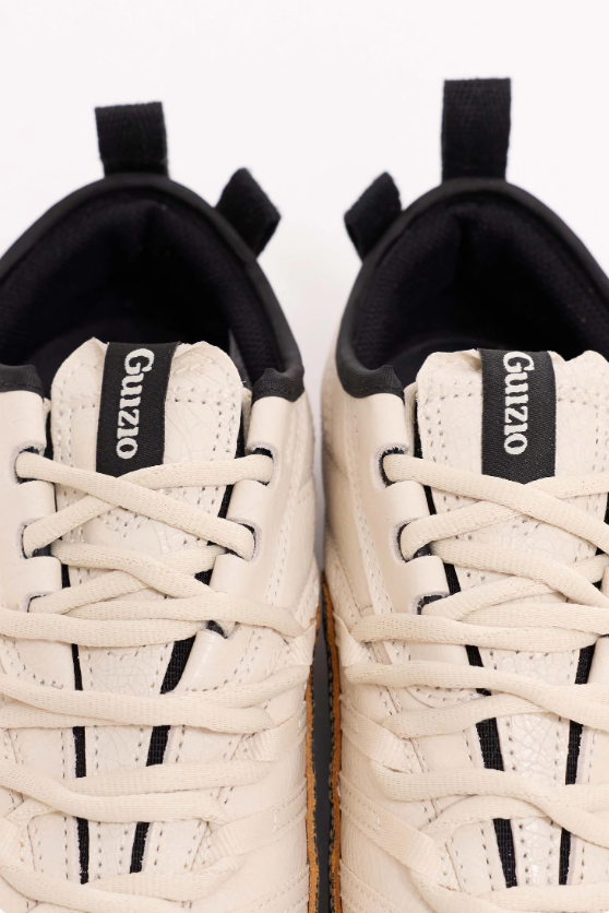 PUMA Low-Profile Sneakers – Cream & Brown with Textured Trim