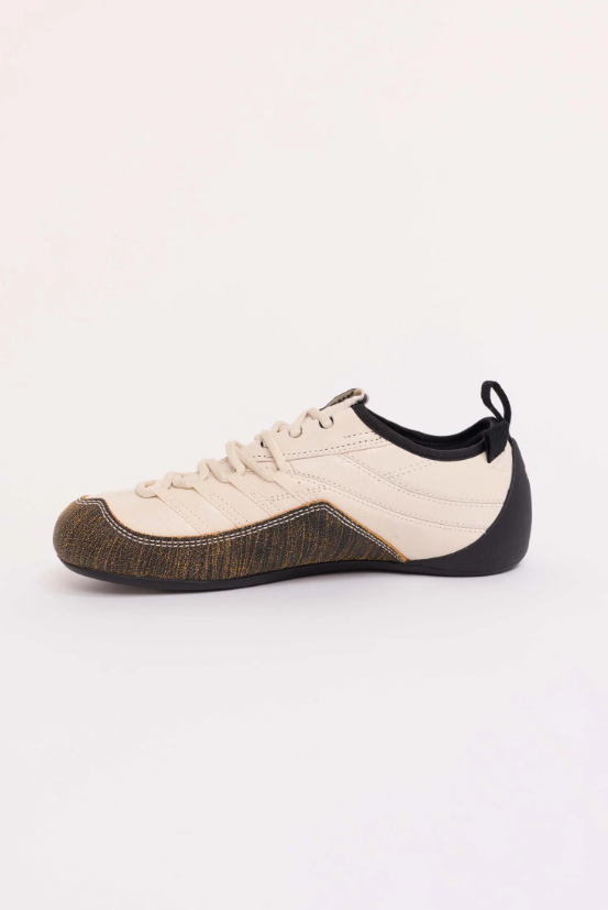 PUMA Low-Profile Sneakers – Cream & Brown with Textured Trim