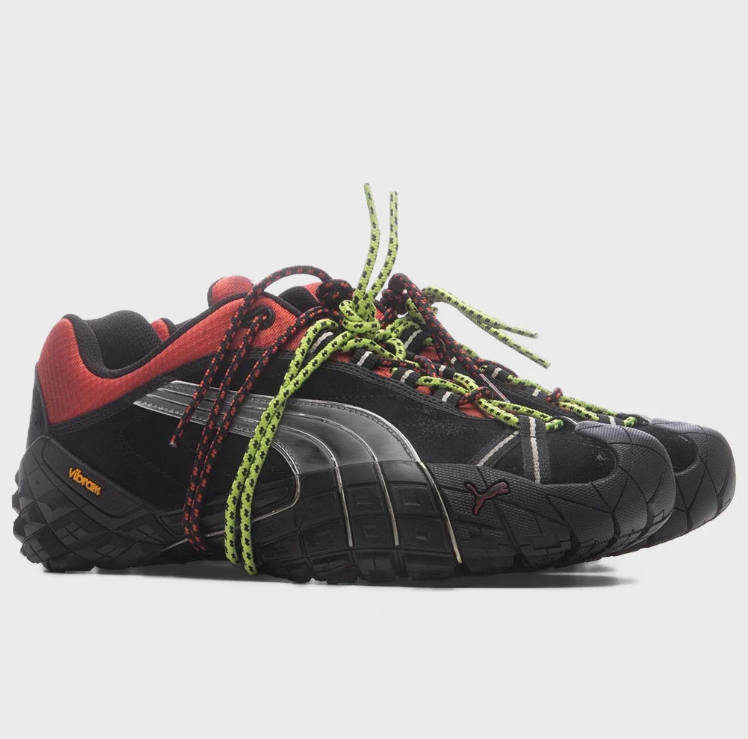 PUMA Low-Top Sneakers – Black & Red with Neon Rope Laces