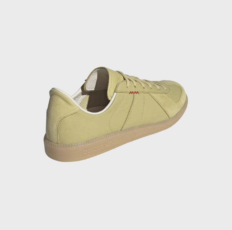 adidas Low-Top Sneakers – Pale Olive with Contrast Stitching