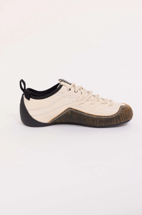 PUMA Low-Profile Sneakers – Cream & Brown with Textured Trim