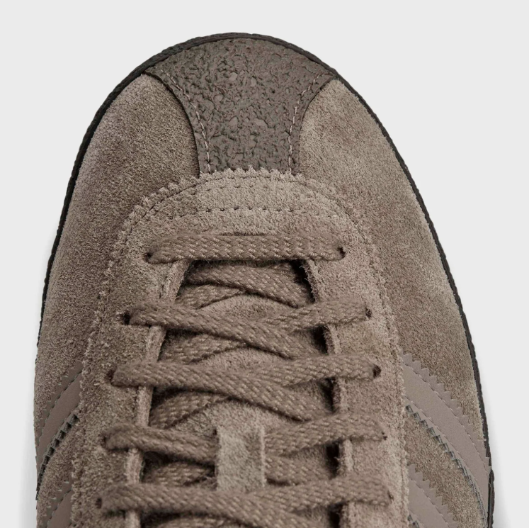 adidas Low-Top Sneakers – Taupe with Black Textured Sole
